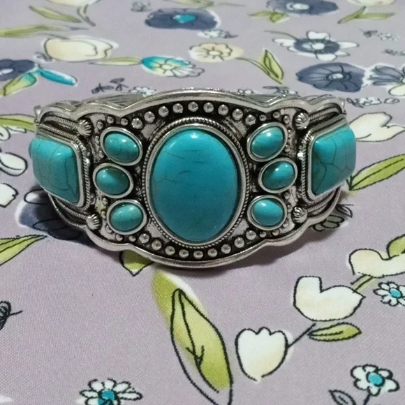 Turquoise and Silver Metal Cuff Bracelet - Picture 1 of 7